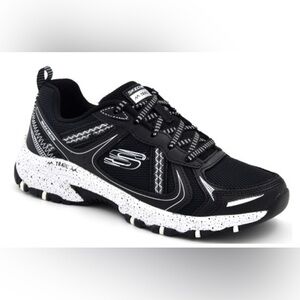 ✨🥳Skechers Women's Hillcrest - Vast Adventure Sneaker - Size 8 - Black & White